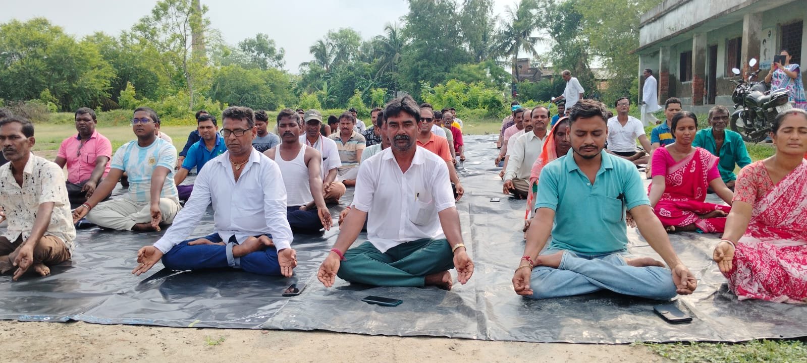করো যোগ রাহ নীরোগ 